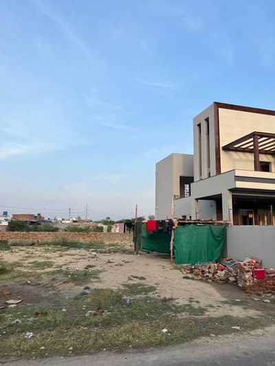 10 Marla Plot For Sale