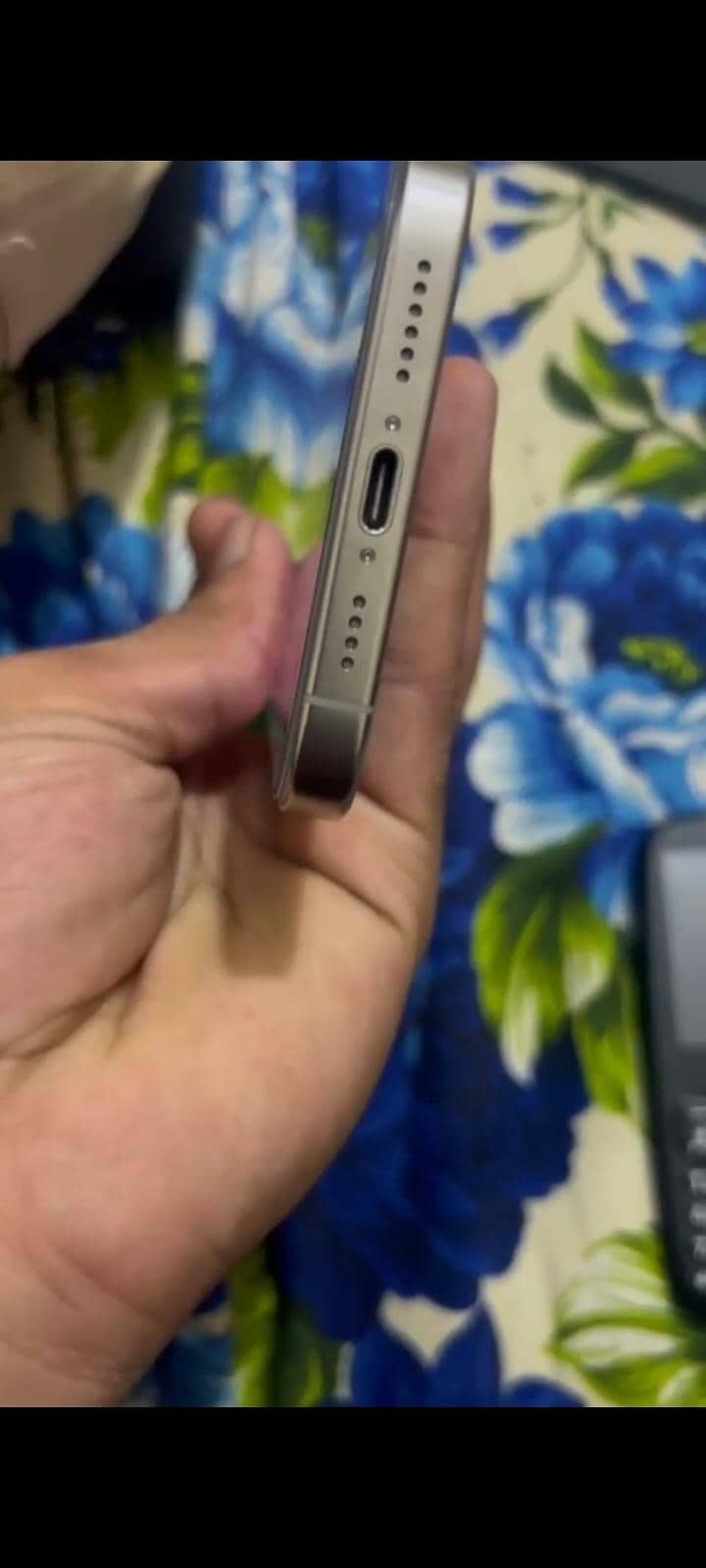 Apple iPhone 16 Pro Max 1
