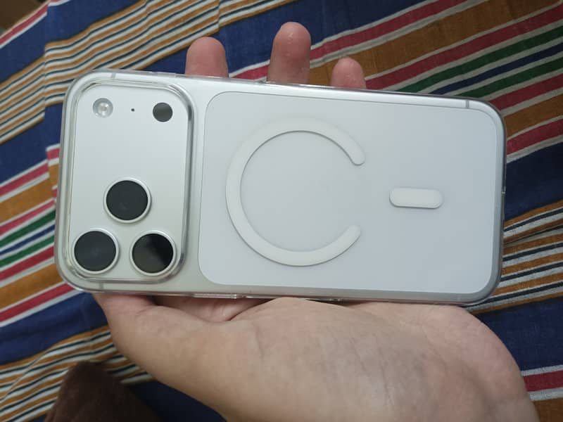 Apple iPhone 17 Pro Max 0