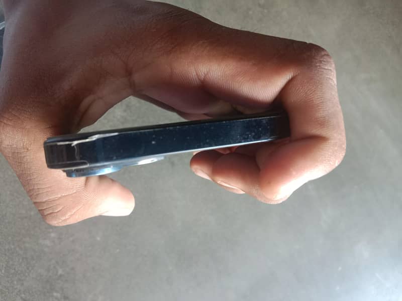 Apple iPhone 13 3