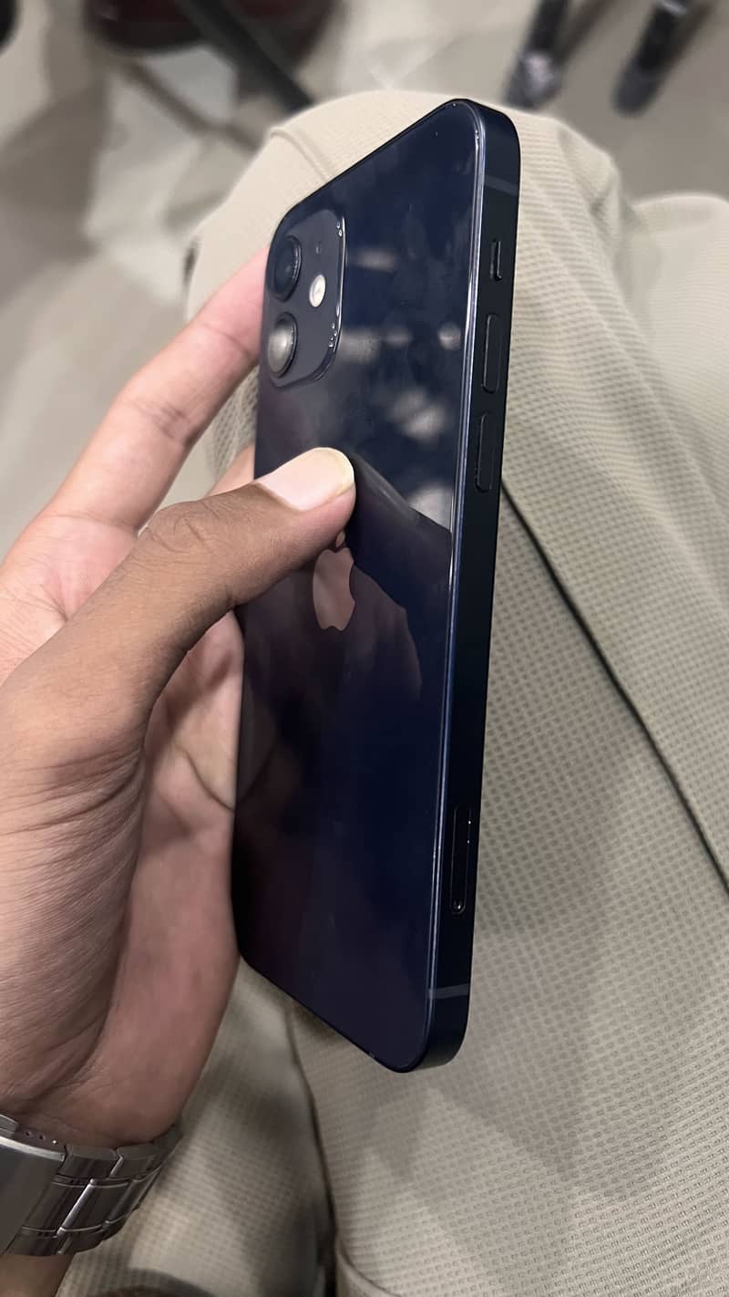 Apple iPhone 12 2