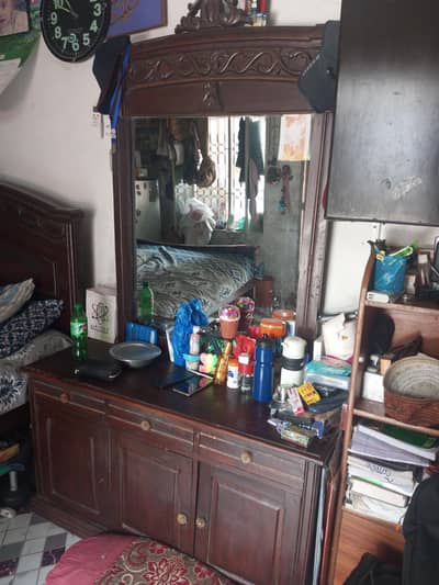Large Wooden Dressing Table with Big Mirror – URGENT SALE