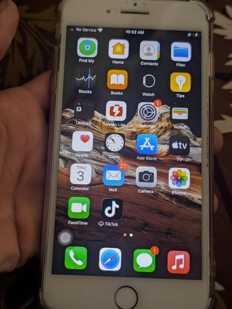 Apple iPhone 7 Plus 0