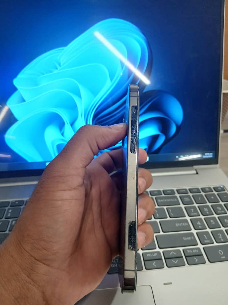 Apple iPhone 12 Pro 4