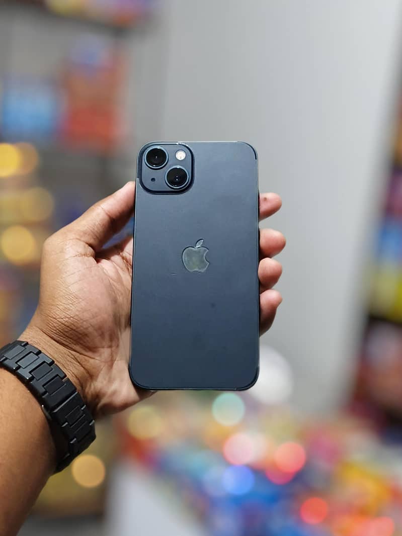 Apple iPhone 13 0