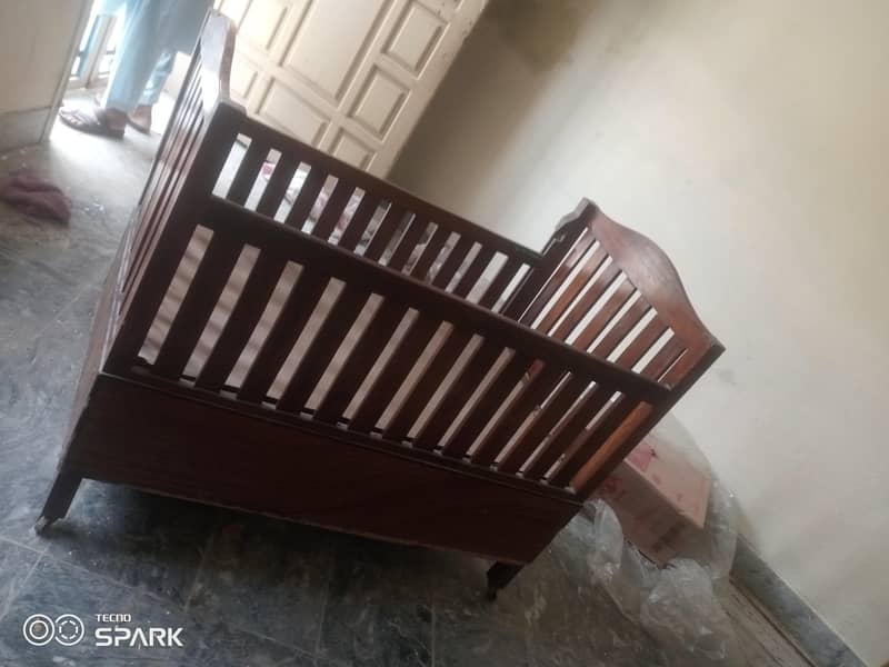 2.5چوڑایft 4ft لمباٸ3ftاونچاٸ 1