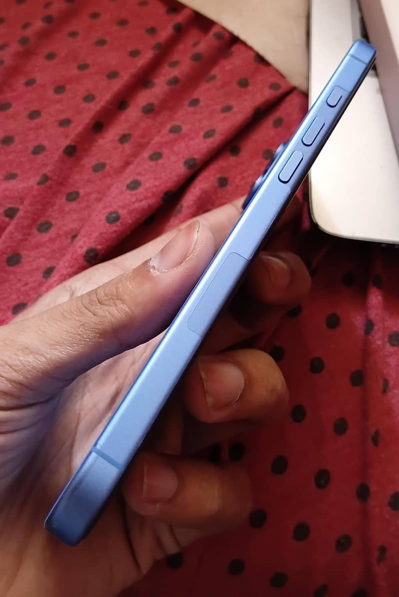 Apple iPhone 16 Plus 3