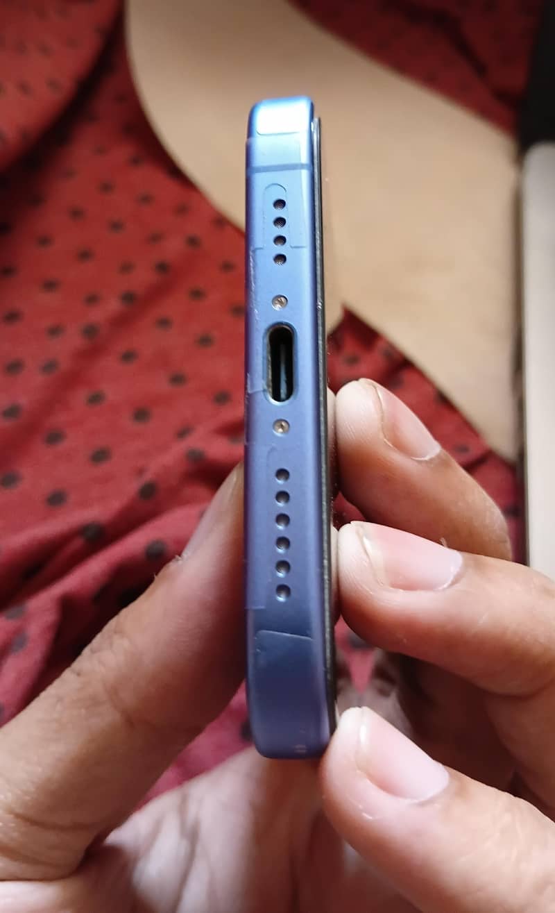 Apple iPhone 16 Plus 4
