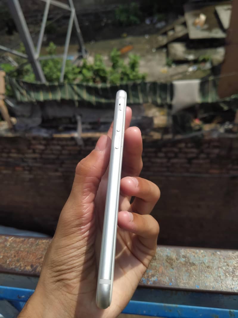 Apple iPhone 8 2