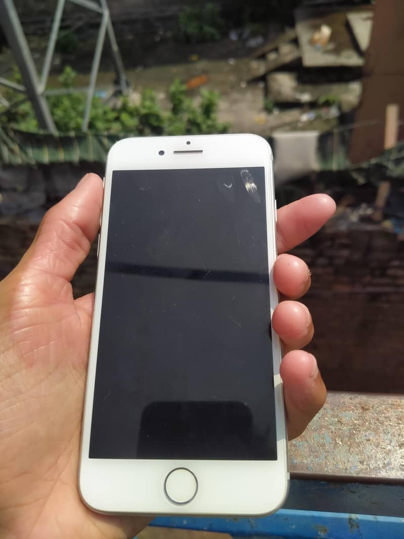 Apple iPhone 8 3