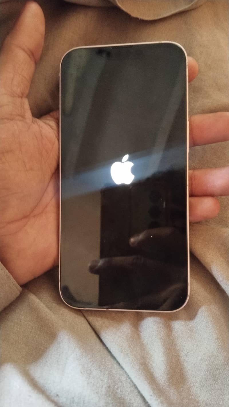 Apple iPhone 13 8