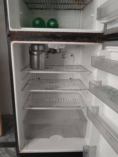 Dawlance Energy Saver Refrigerator for Sale – Excellent Condition