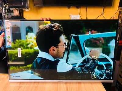 32 smart WiFi Frameless LED TV