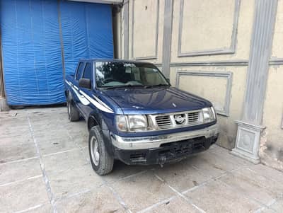 Nissan Navara 2000