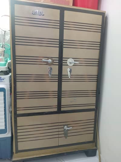2 door wardrobe in good condition