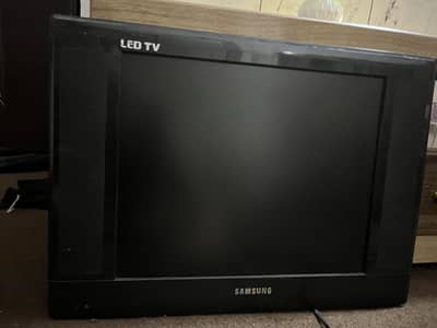 17 inch led +tv + monitor ‘ perfect for cctv/pc