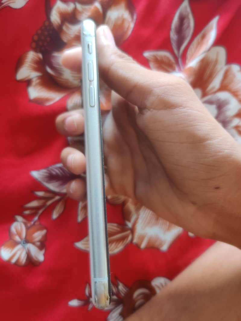 Apple iPhone X 3