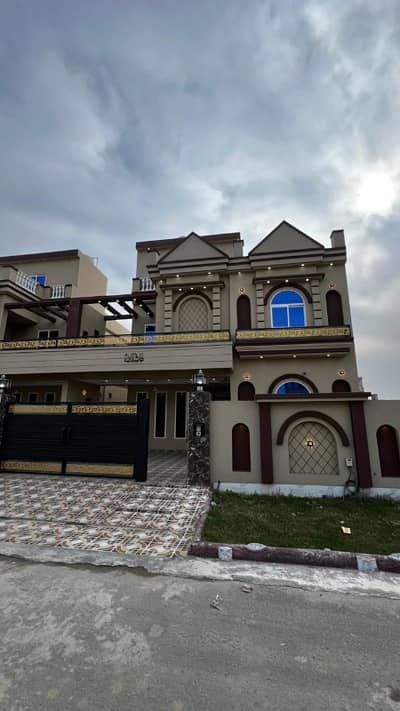 10 Marla Brand New House Available For rent