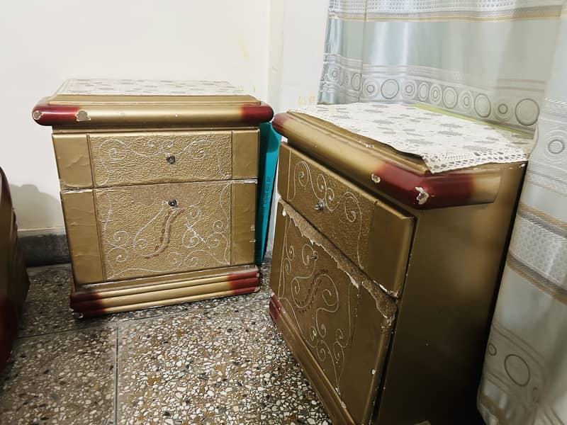Double bed and side table 4