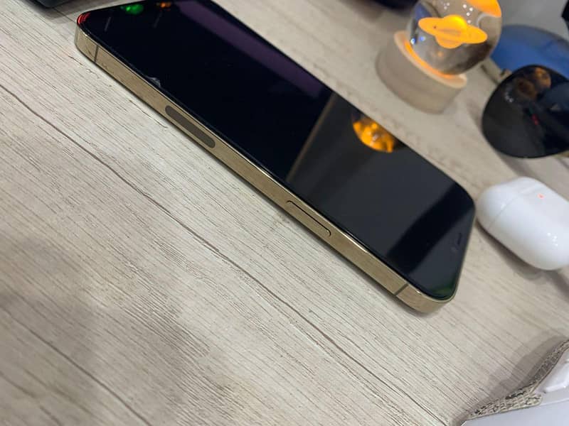 Apple iPhone 12 Pro Max 3