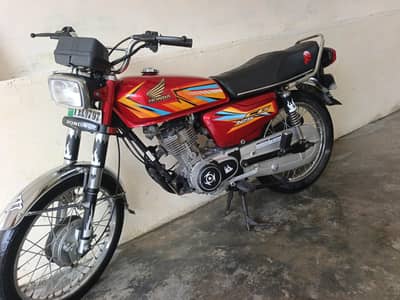 125 bike urgnt farsale contact numbr 03705639113