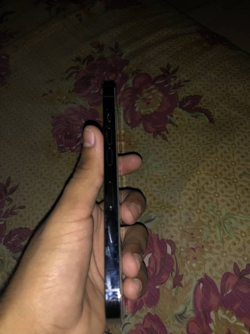 Apple iPhone 13 Pro 1