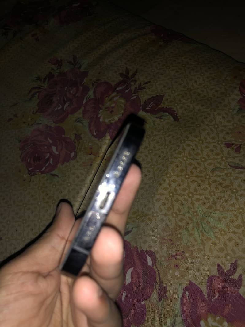 Apple iPhone 13 Pro 4