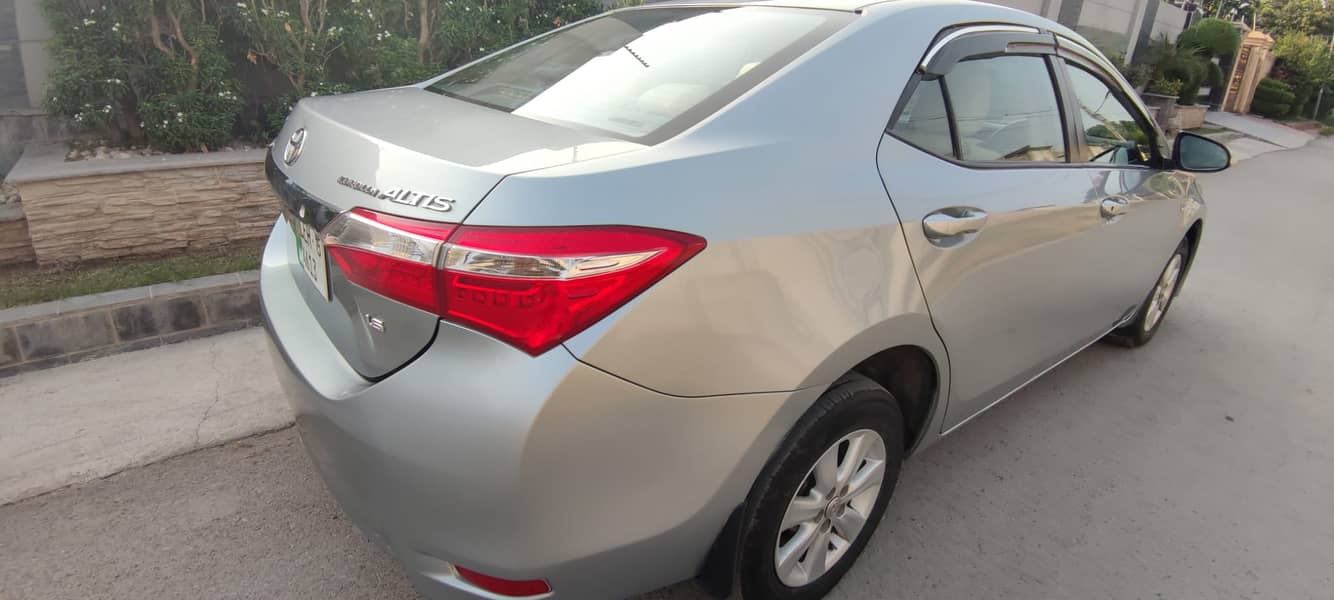 Corolla Altis Automatic 1.6 8