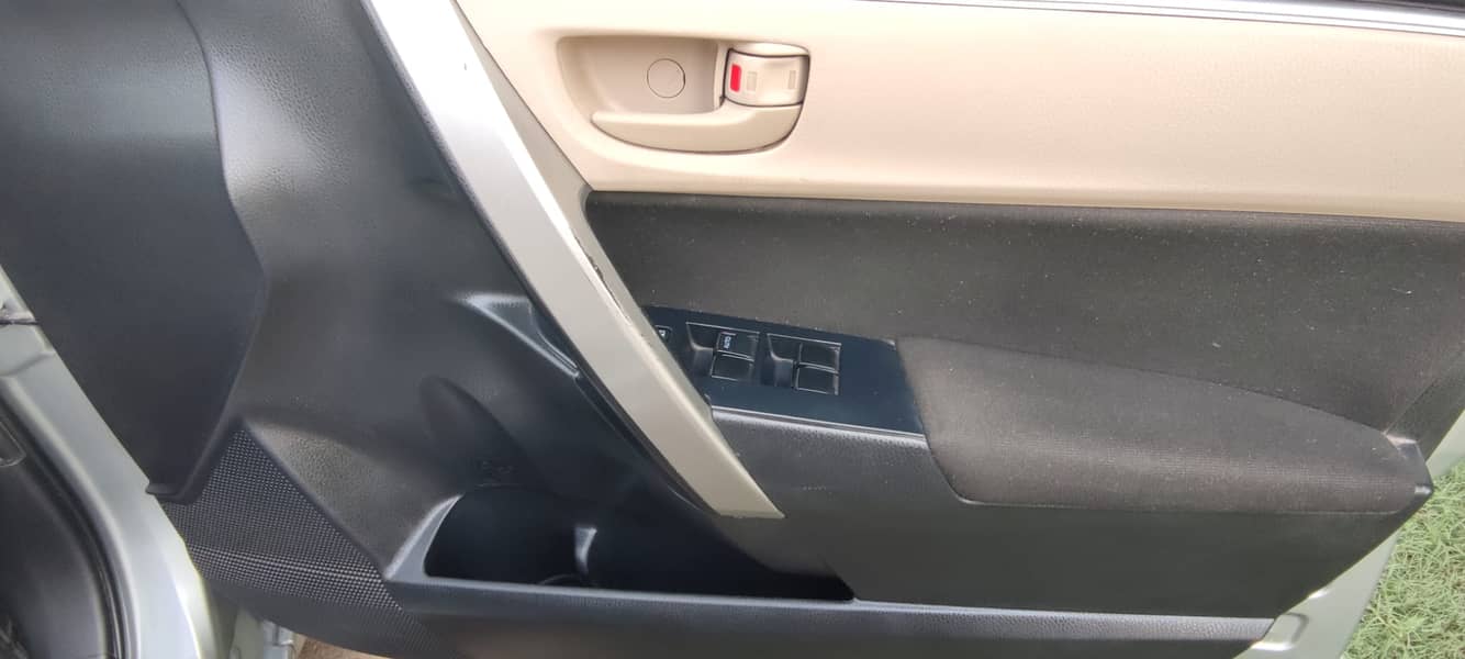 Corolla Altis Automatic 1.6 14