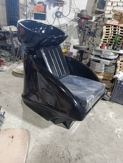 Barber chair/Cutting chair/ Shampoo unit/Trolly/Saloon Furniture.