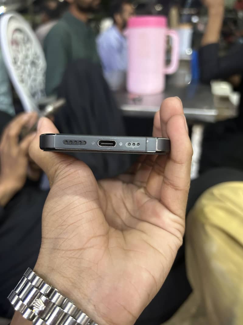 Apple iPhone 15 Pro 2