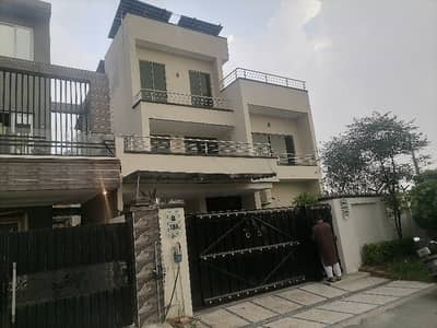 Prime Location Upper Portion In Bankers Town For rent