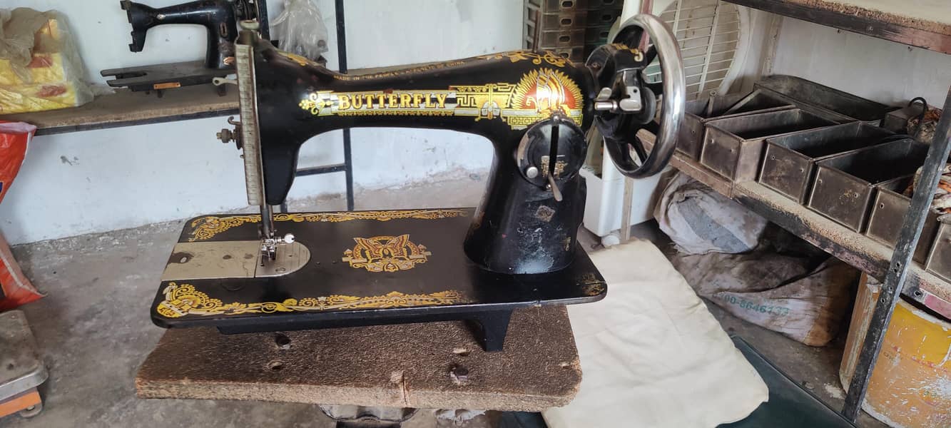 BUTERFLY SEWING MACHINE 0