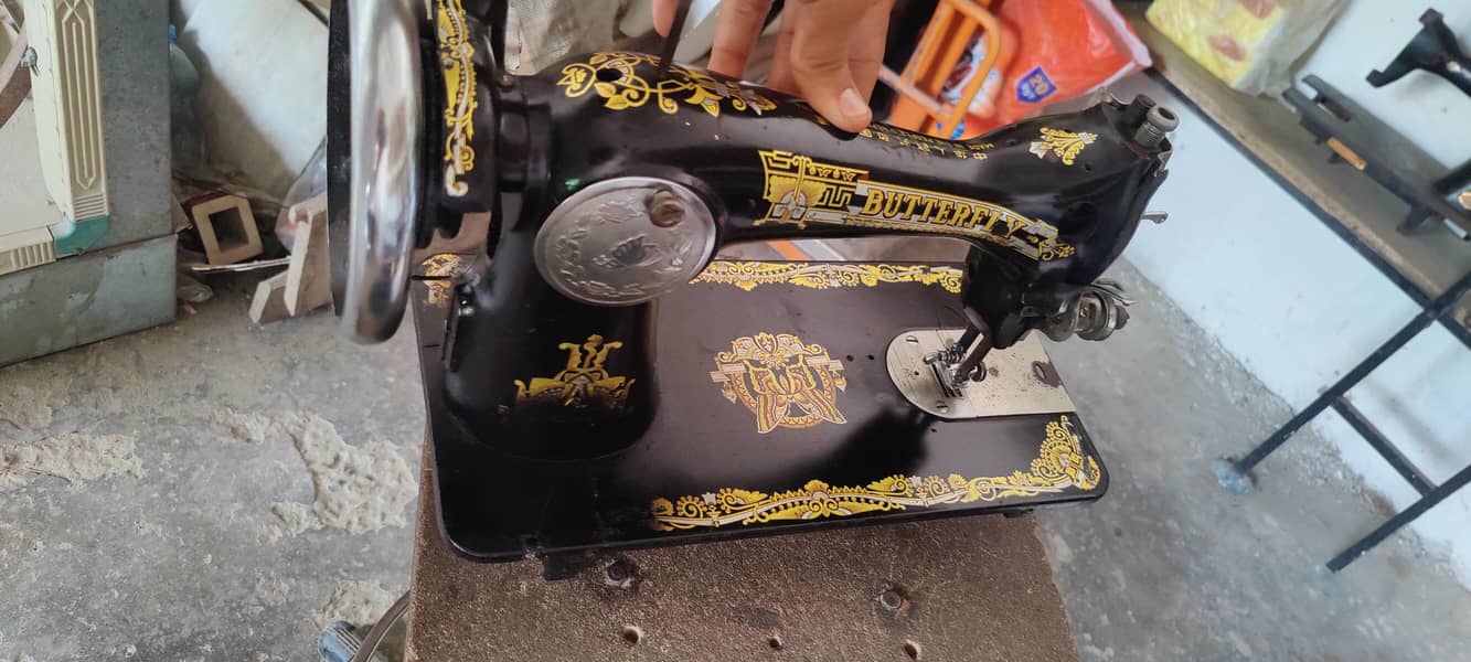 BUTERFLY SEWING MACHINE 1
