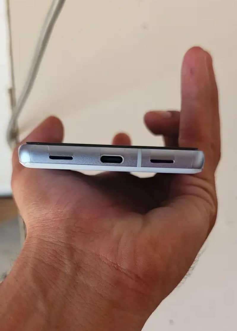 Google Pixel 7a 2