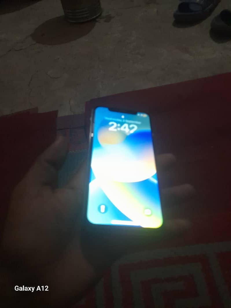 iPhone X 4