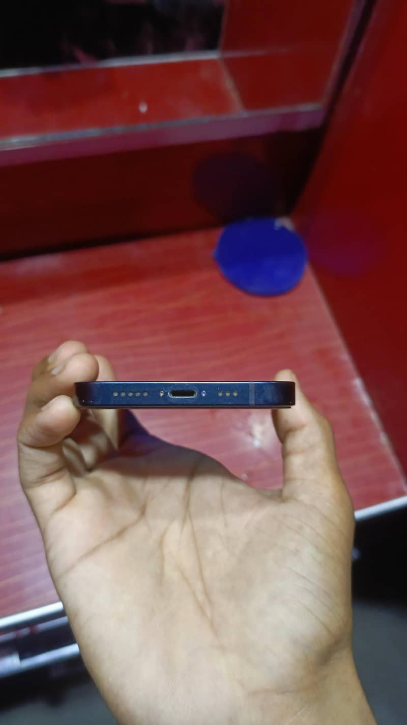 Apple iPhone 14 3