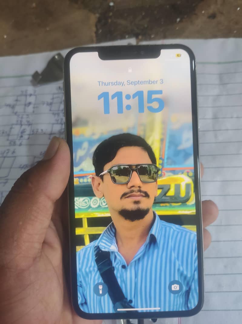 Apple iPhone XS Max 7
