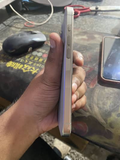 Apple iPhone 15 Pro 128 natural titanium