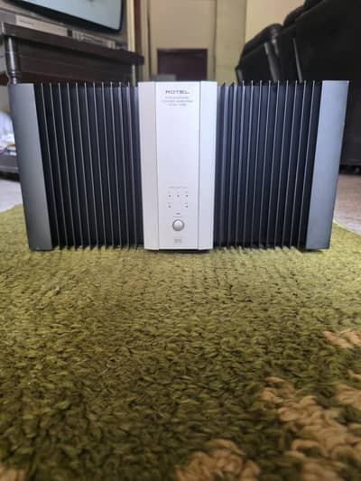 Rotel Rmb 1095.5 Channel Amplifier.