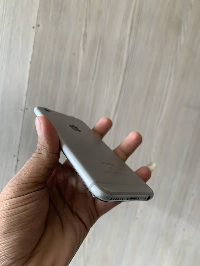 Apple iPhone 6S 1