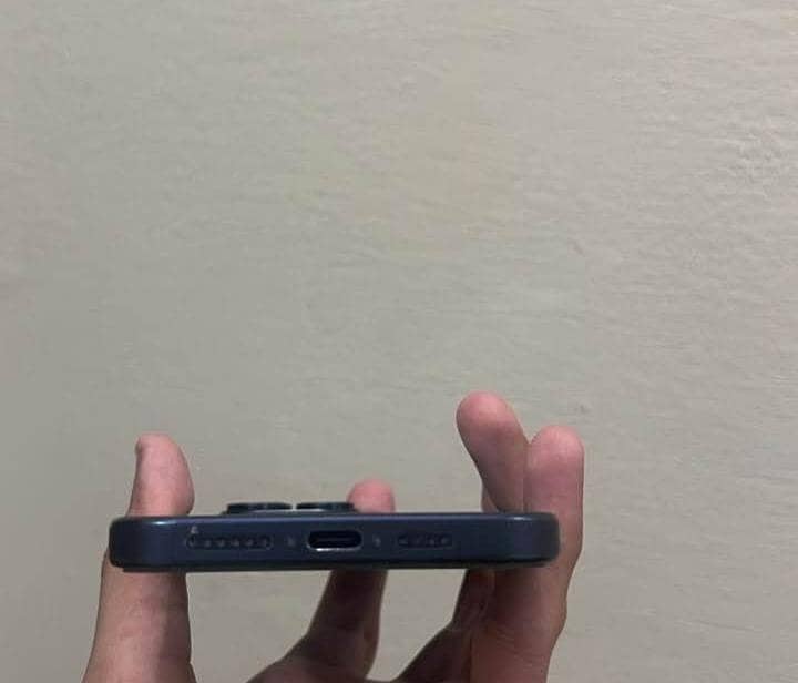 Apple iPhone 15 Pro 2