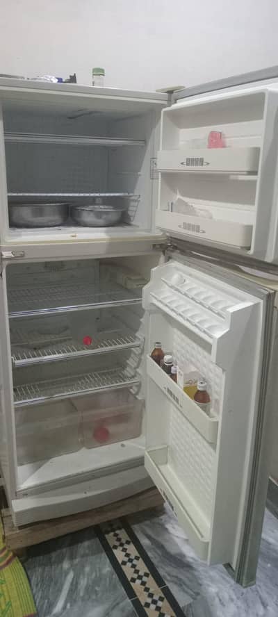 Dawlance fridge urgent sale