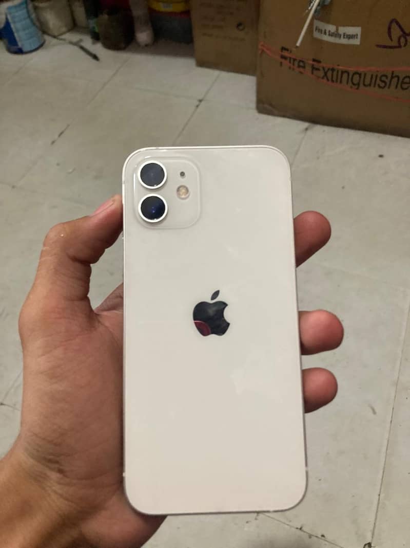 Apple iPhone 12 3