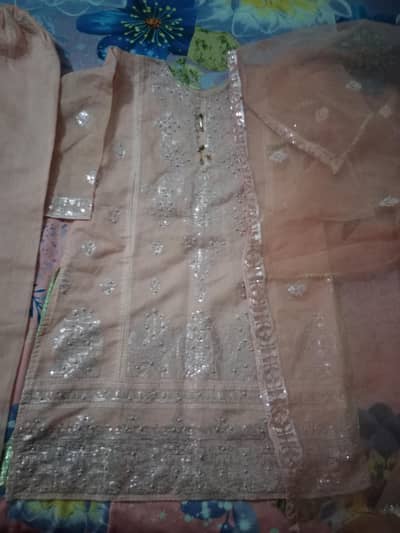 fancy pink 3 piece suit 1 time use,medium size