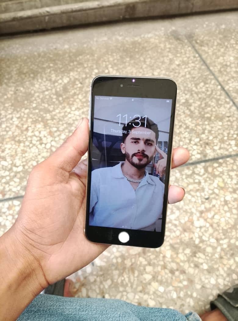 Apple iPhone 6 Plus 3