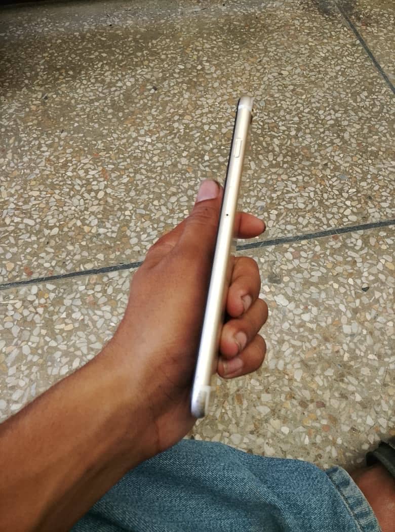 Apple iPhone 6 Plus 5