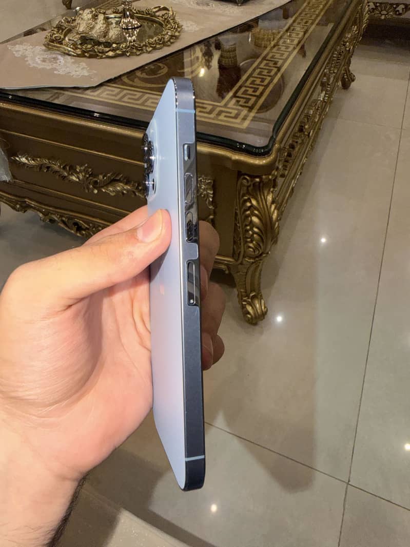 Apple iPhone 13 Pro Max 4