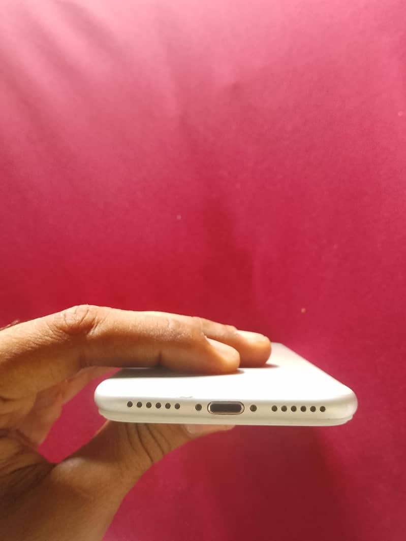 Apple iPhone 7 1