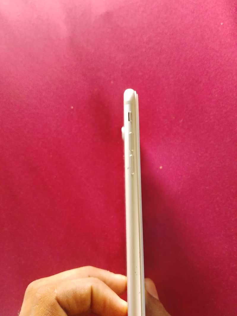 Apple iPhone 7 2